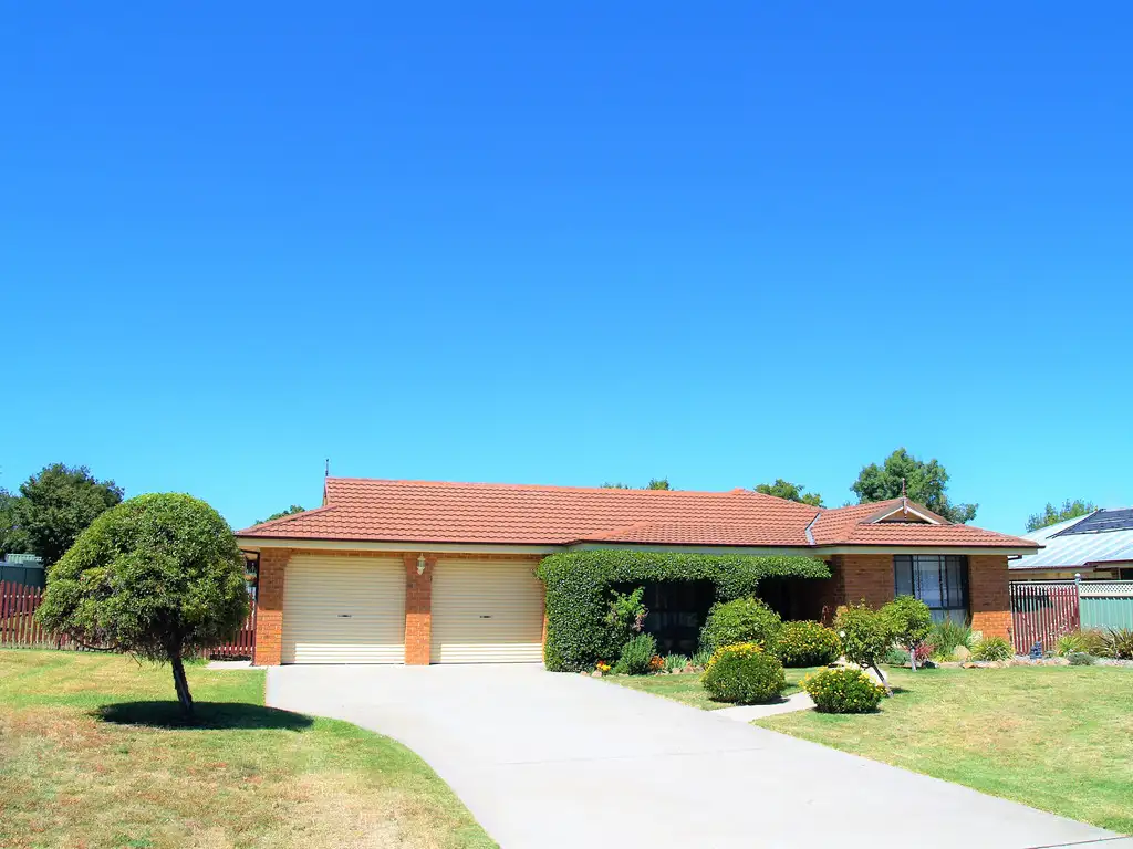 Main view of Homely house listing, 6 Charles Place, Kelso NSW 2795