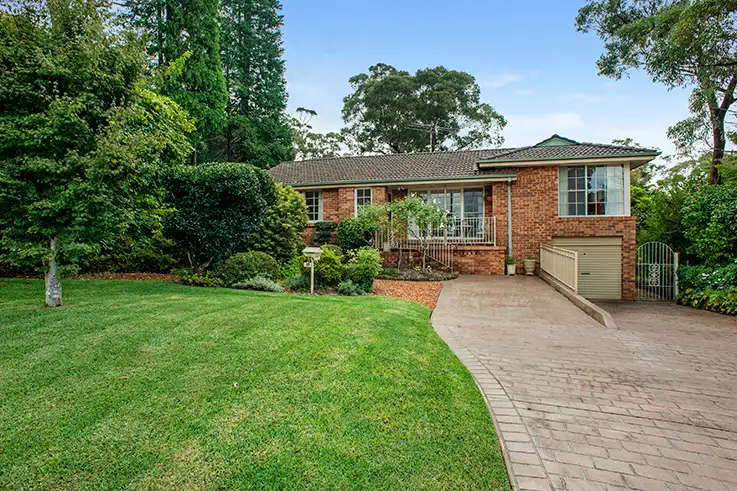 20 Farnham Ave, Wentworth Falls NSW 2782