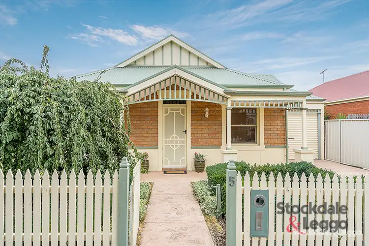 5 Parkstone View, Craigieburn VIC 3064