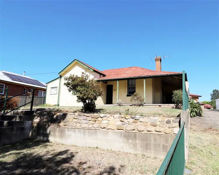 7 Capper Street, Tumut NSW 2720