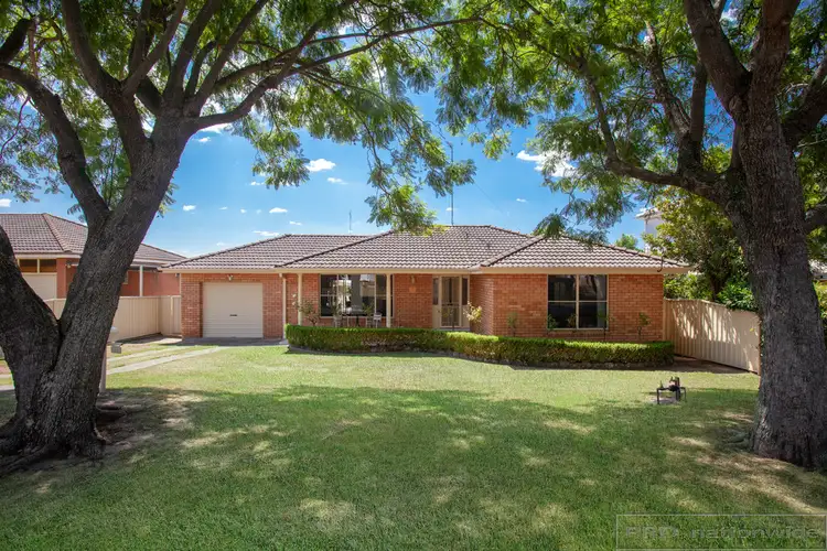 12 Robert Street, Tenambit NSW 2323