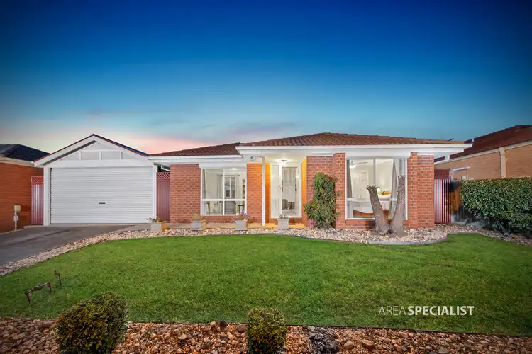 11 Fairhaven Blvd, Cranbourne West VIC 3977