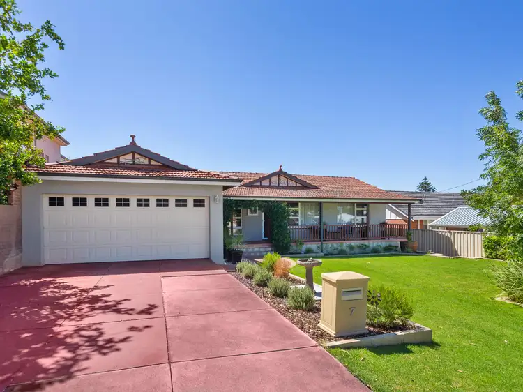 7 Young Street, Melville WA 6156
