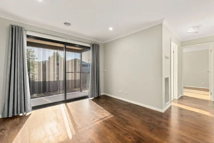 Fifth view of Homely townhouse listing, 2/4-6 Wilson Street, Wodonga VIC 3690