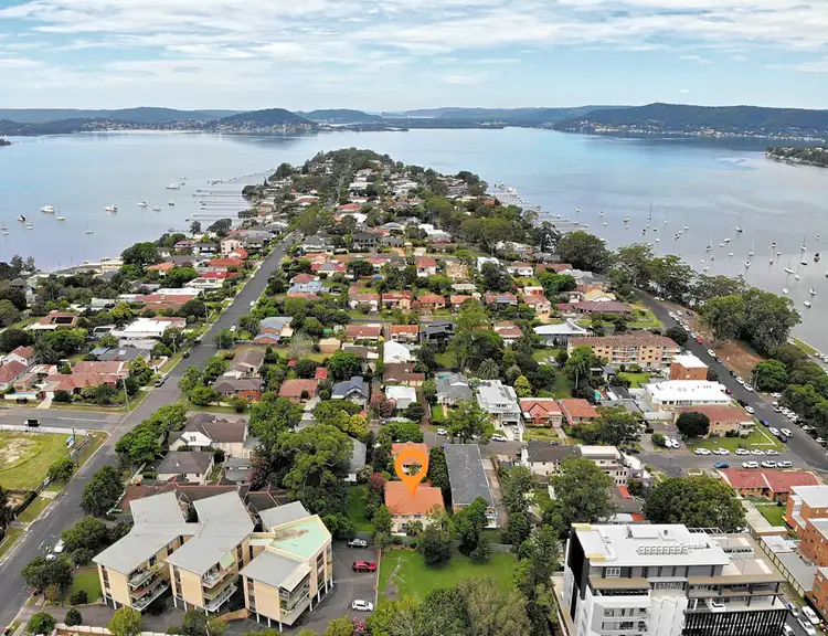 3/4 Duke Street, Point Frederick NSW 2250