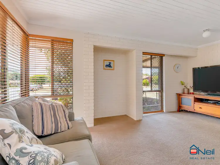 Fifth view of Homely house listing, 1 Felicia Place, Camillo WA 6111