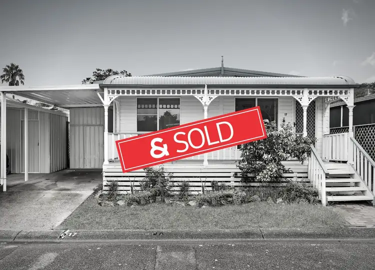 17 First Avenue, Green Point NSW 2251