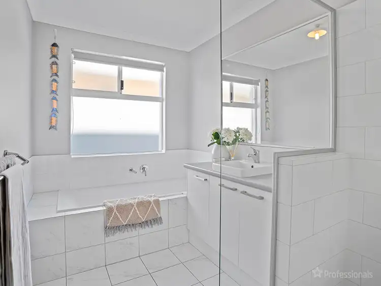 Fifth view of Homely house listing, 27 Windward Green, Geographe WA 6280