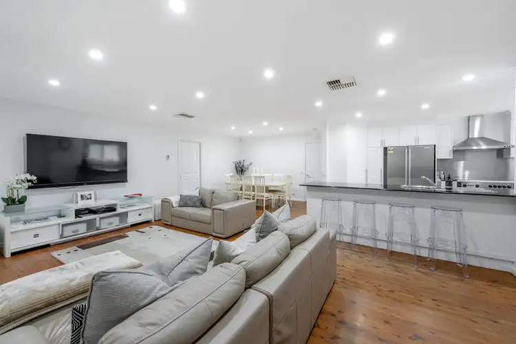 17 Bisdee Street, Hughes ACT 2605