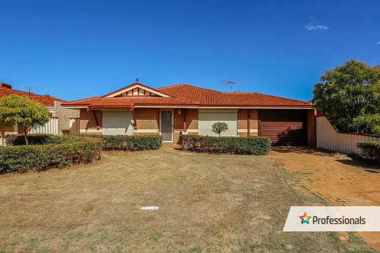 15 Bardia Place, Marangaroo WA 6064