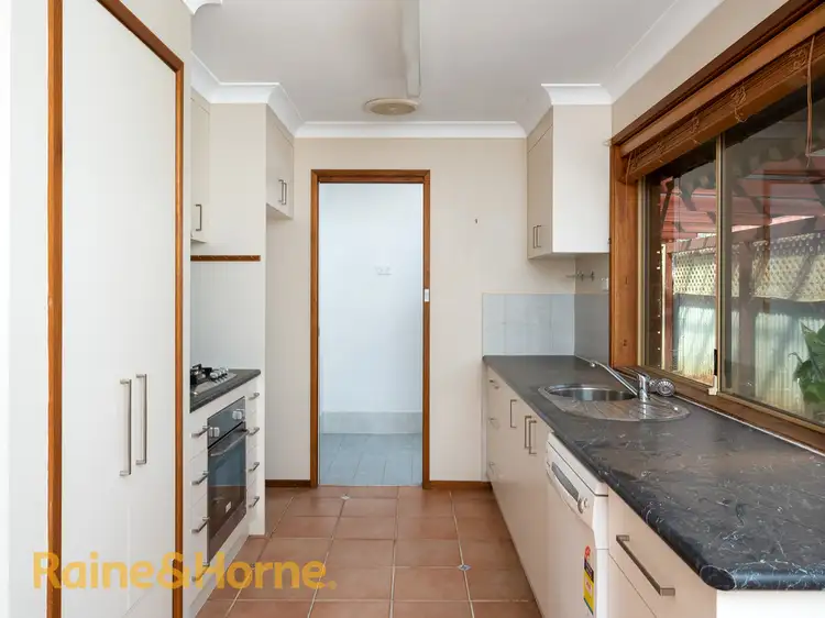 20 Parkhurst Street, Tolland NSW 2650