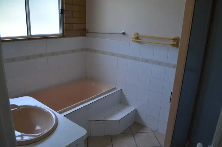 Seventh view of Homely unit listing, 2/16 White Street, Emerald QLD 4720