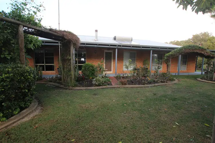96 Richardson Rd, Waroona WA 6215