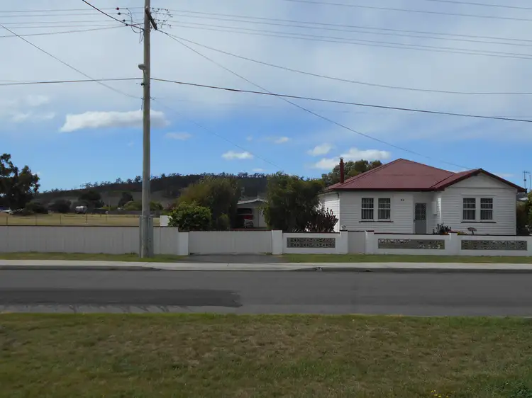 34 Melbourne Street, Triabunna TAS 7190