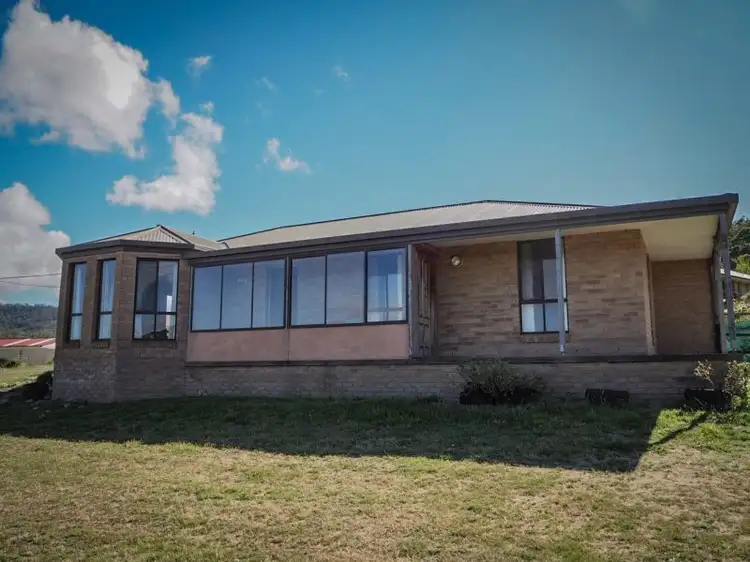 10 Kormos Drive