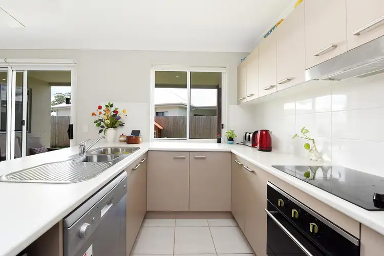 4a Sairs Street, Glass House Mountains QLD 4518