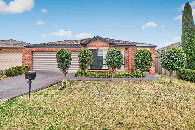 17 Tyndall Street, Cranbourne East VIC 3977