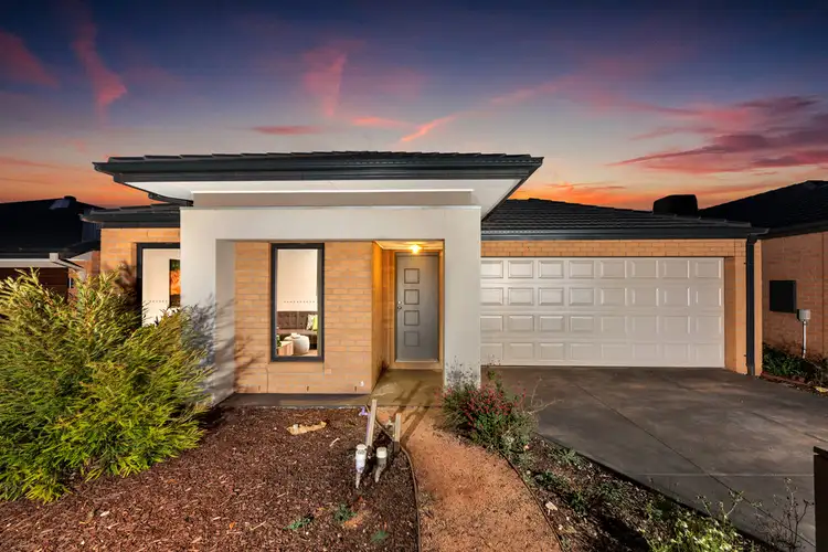 11 Jade Crescent