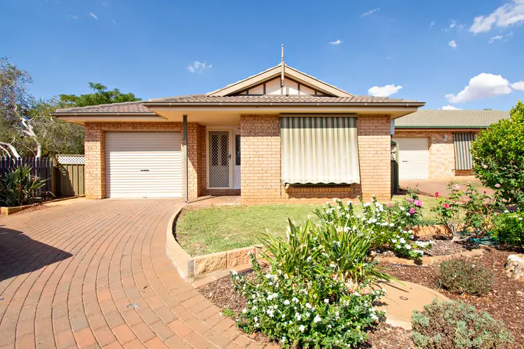8 Carling Court, Dubbo NSW 2830