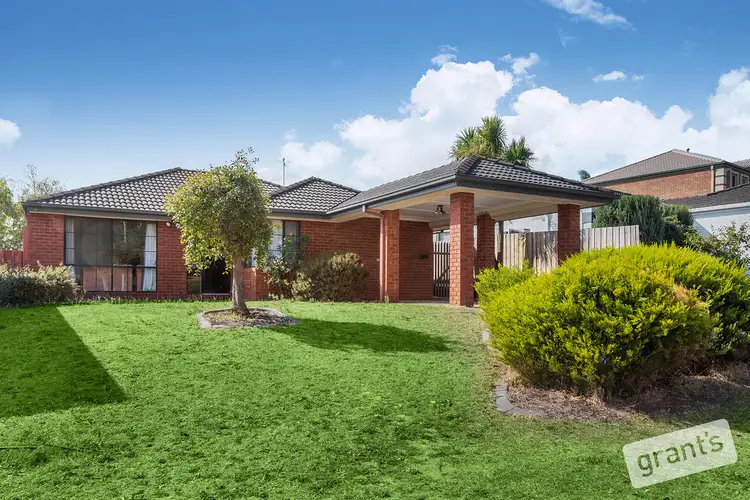 15 Artists Crescent, Narre Warren South VIC 3805