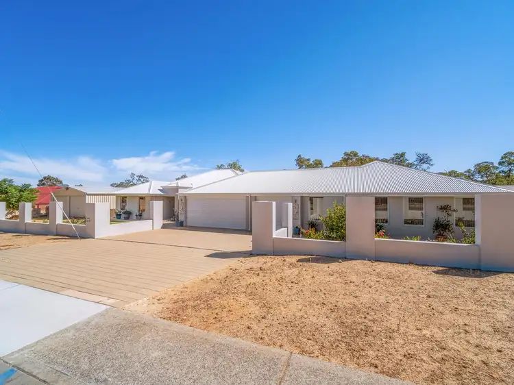 11 Lourdes Street, Lesmurdie WA 6076