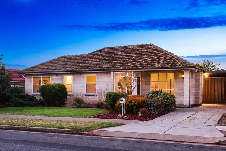 9 Burton Avenue, Park Holme SA 5043