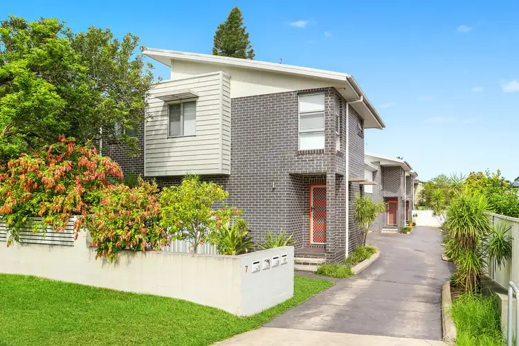 2/7 Lushington Street, East Gosford NSW 2250