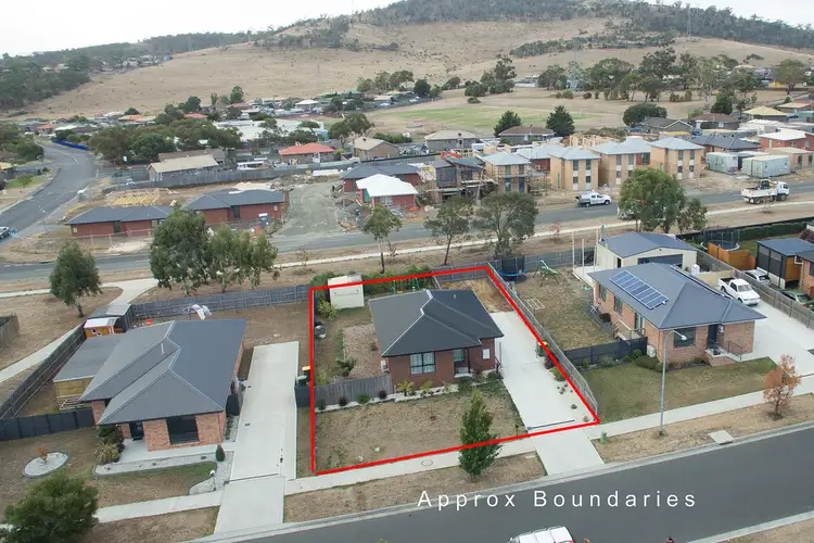 8 Barrob Street, Old Beach TAS 7017
