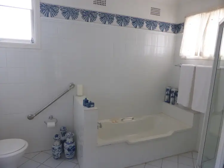 Seventh view of Homely house listing, 18 High Street, Parkes NSW 2870