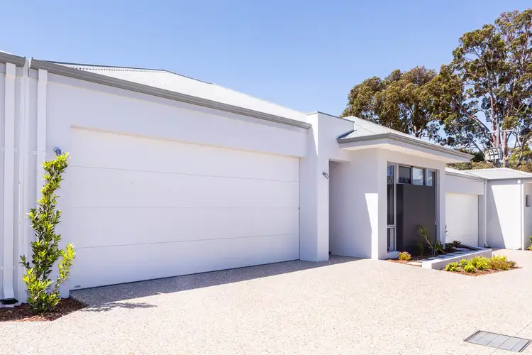 27B Rome Road, Melville WA 6156