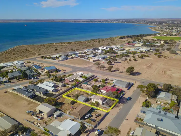 4 Poyntz Street, Thevenard SA 5690