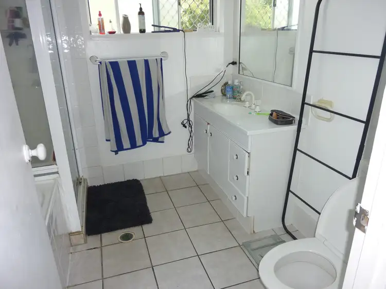 Fifth view of Homely unit listing, Unit 19 Sailz Villas 24 Pandanus Drive, Cannonvale QLD 4802