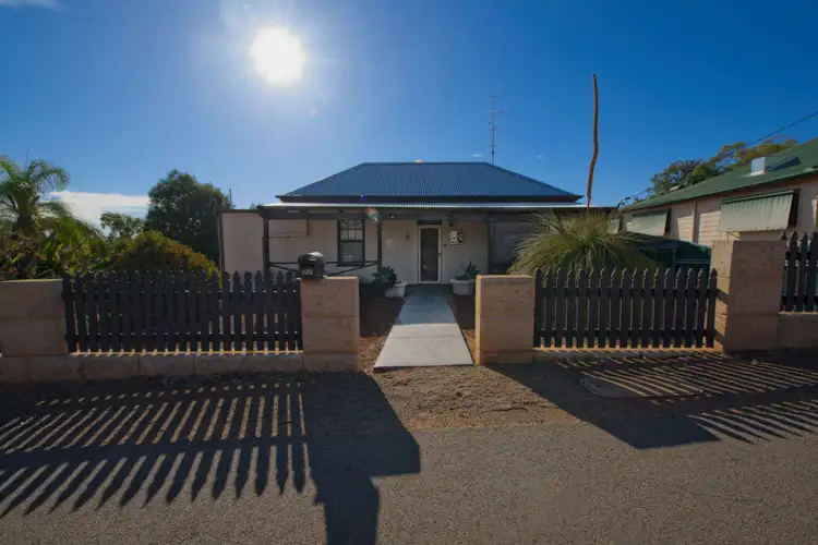 28 Selby St, Northam WA 6401