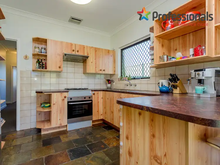 Fourth view of Homely house listing, 4 Elouera Road, Camillo WA 6111