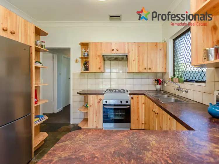 Fifth view of Homely house listing, 4 Elouera Road, Camillo WA 6111
