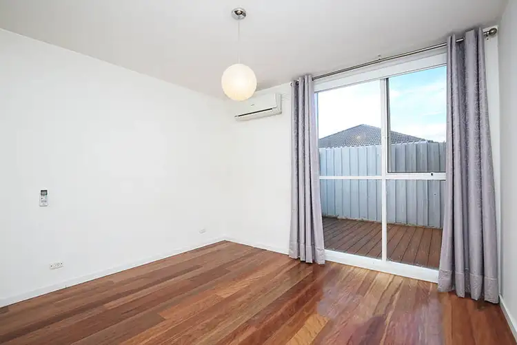 Fourth view of Homely apartment listing, 2/1 Ranleigh Court, Moorabbin VIC 3189
