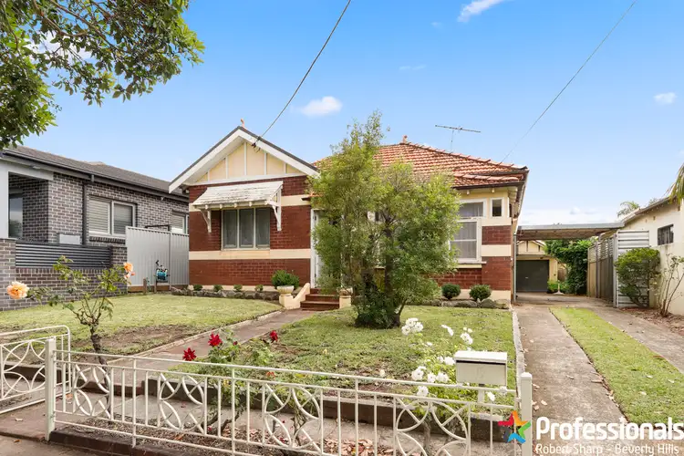 5 Albion Street, Roselands NSW 2196