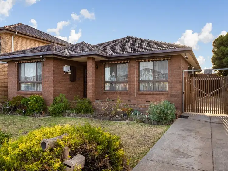 8 Edwards Drive, Altona Meadows VIC 3028