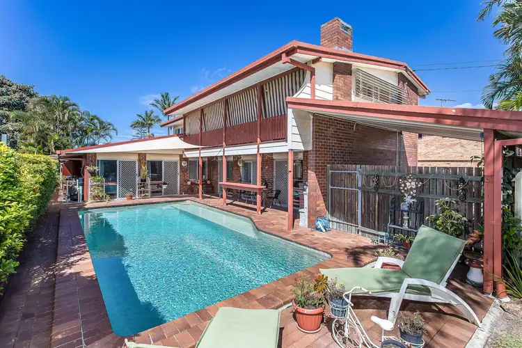 11 JOANNA ST, Clontarf QLD 4019