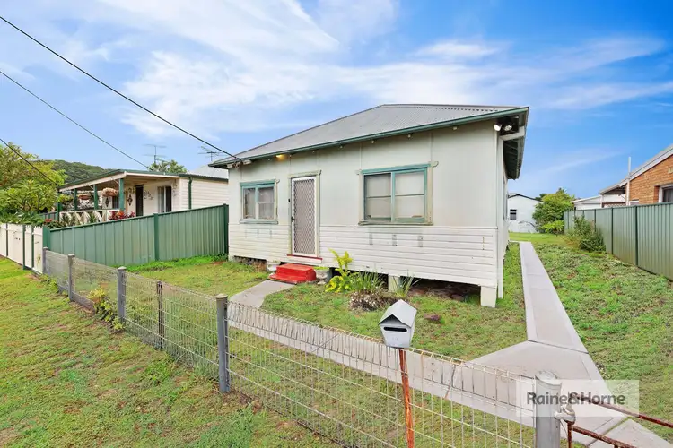 76 Barrenjoey Road, Ettalong Beach NSW 2257