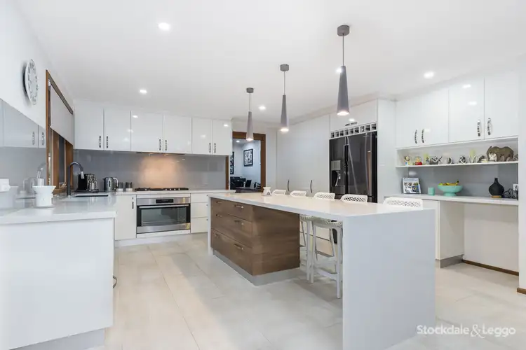 33 Chesterfield Road, Somerville VIC 3912