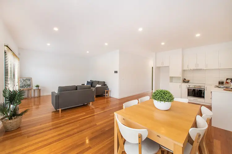 2/61 Bondi Road, Bonbeach VIC 3196