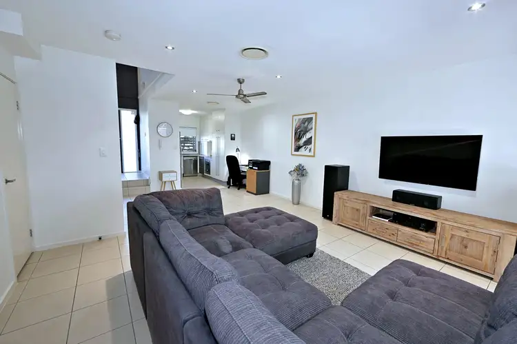 3/136 Pulgul Street, Urangan QLD 4655
