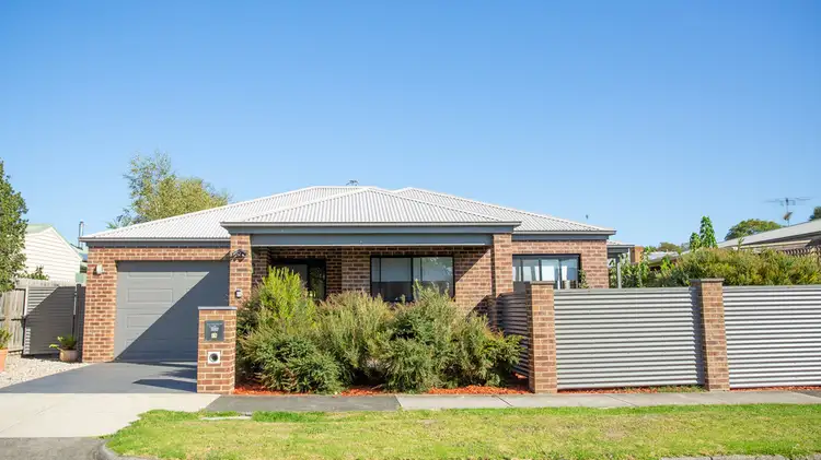 19 MURRAY STREET, Trafalgar VIC 3824