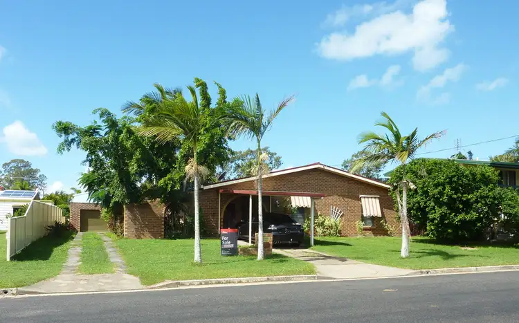 35 Saunders Street, Point Vernon QLD 4655