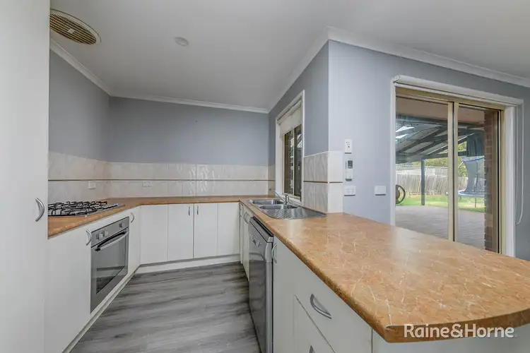 Fourth view of Homely house listing, 2 Daly Close, Sunbury VIC 3429