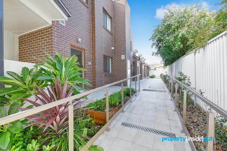 4/21 Girraween Road, Girraween NSW 2145