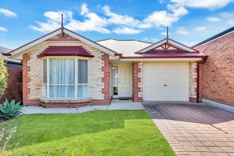 6 Nevarc Mews, Hallett Cove SA 5158