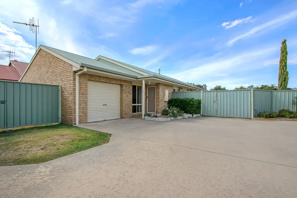 Main view of Homely unit listing, 2/5 Goodenia Drive, Benalla VIC 3672