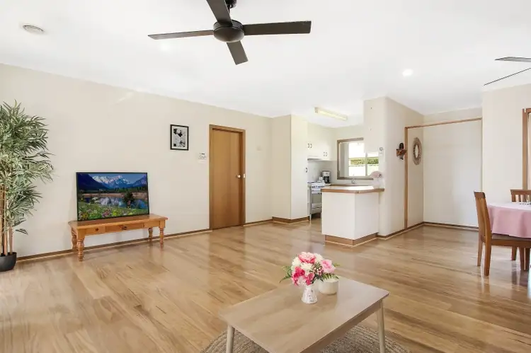 Second view of Homely unit listing, 2/5 Goodenia Drive, Benalla VIC 3672